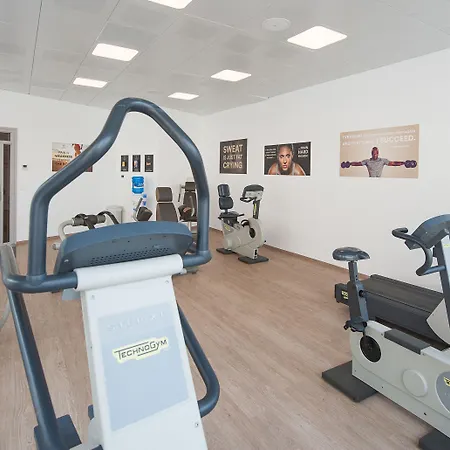 C ホテルズ アンドロメダ ホテル オステンド