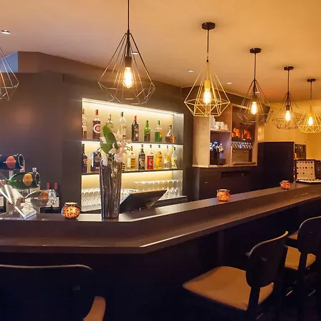 C ホテルズ アンドロメダ ホテル 4*