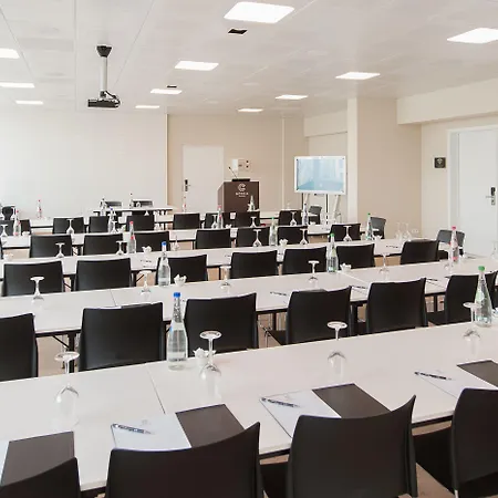 C ホテルズ アンドロメダ ホテル 4*