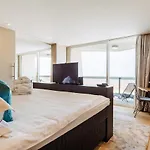 C- 호텔스 안드로메다 호텔
